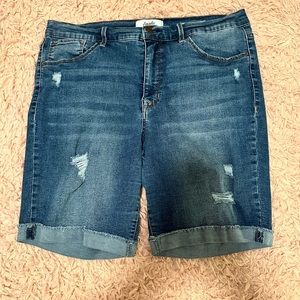 Woman’s 16 Denim Shorts